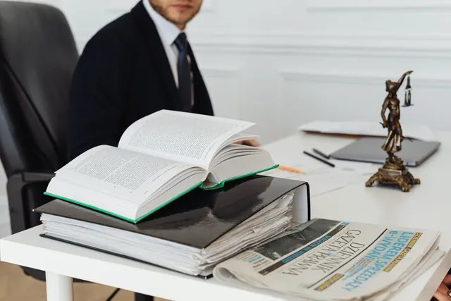 Livros e documentos usados na análise de processos administrativos